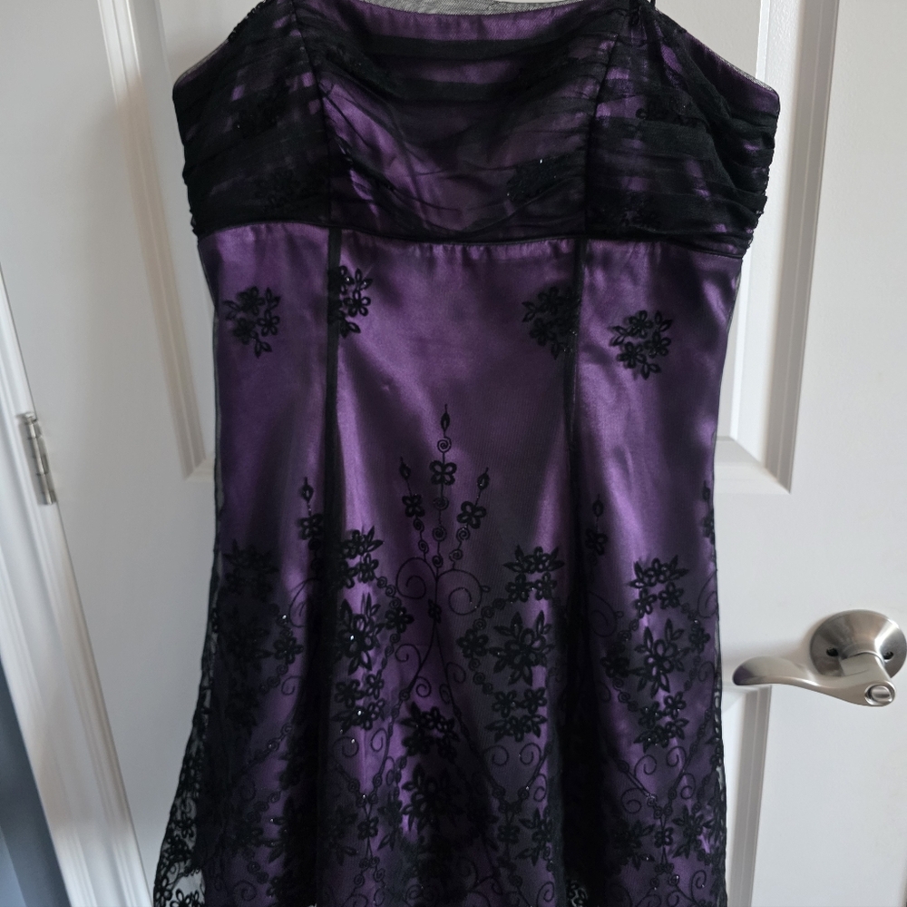 Three Dresses - Picture 5 of 10
